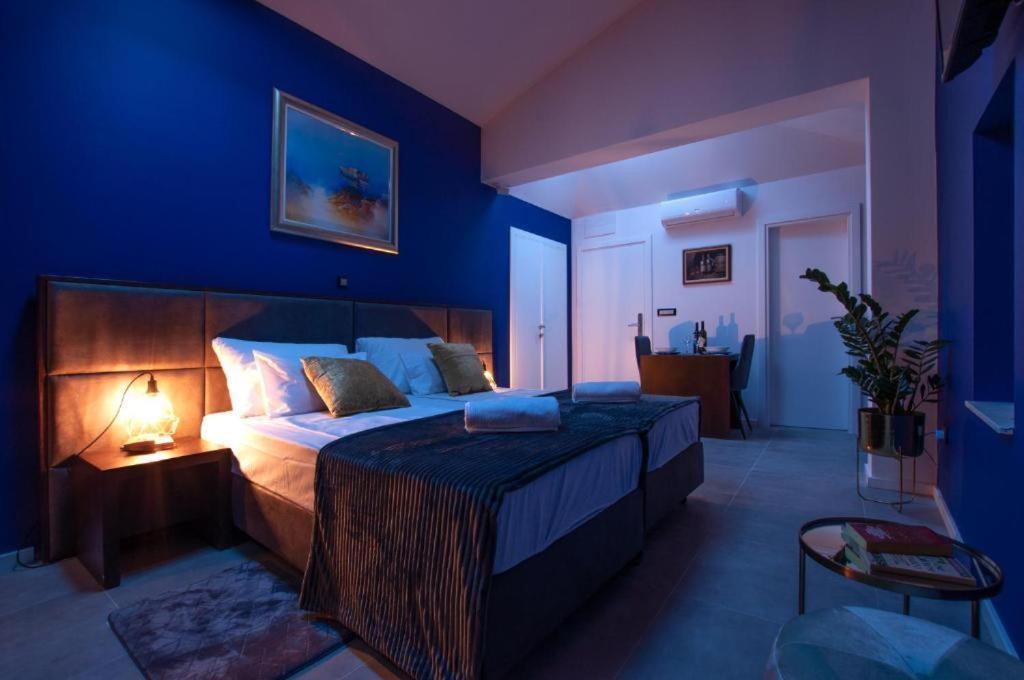 X Boutique Marinac Studio Apartments & Rooms ชิเบนิก ภายนอก รูปภาพ